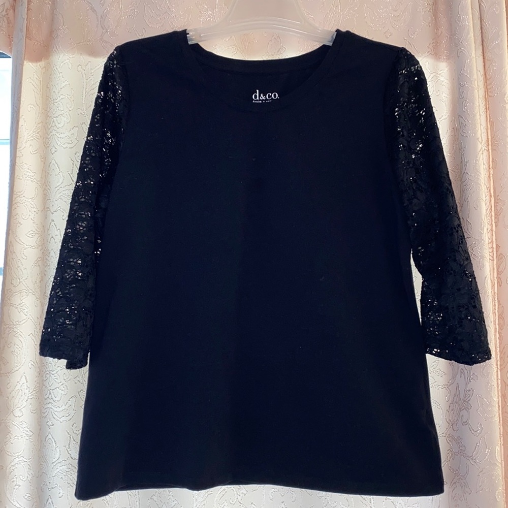 D & Company top w lace sleeves $12 L